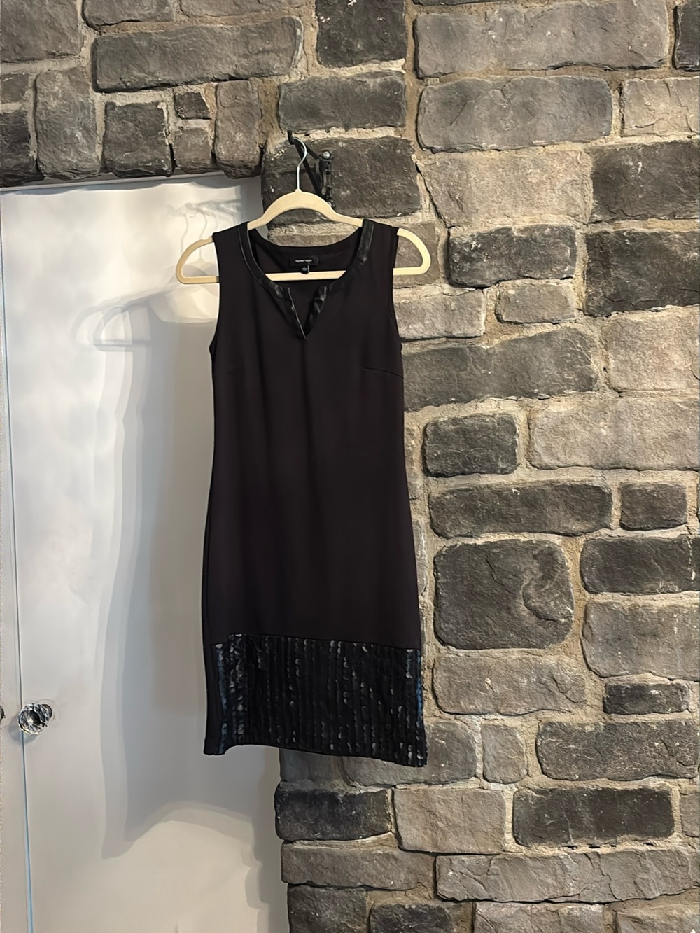 Spense Black Sleeveless Sequin-Hem Shift Dress
